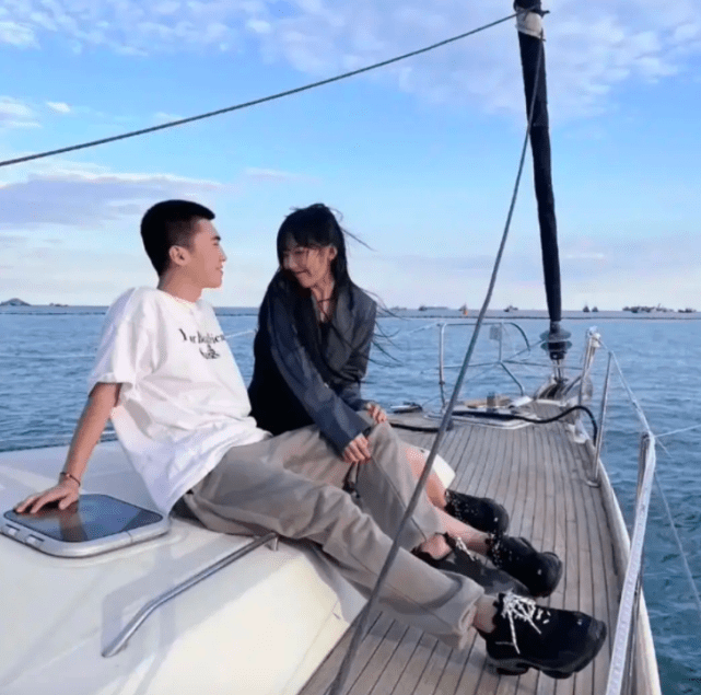 700万粉丝的女网红与母亲为“爱情”撕破脸，究竟孰是孰非？