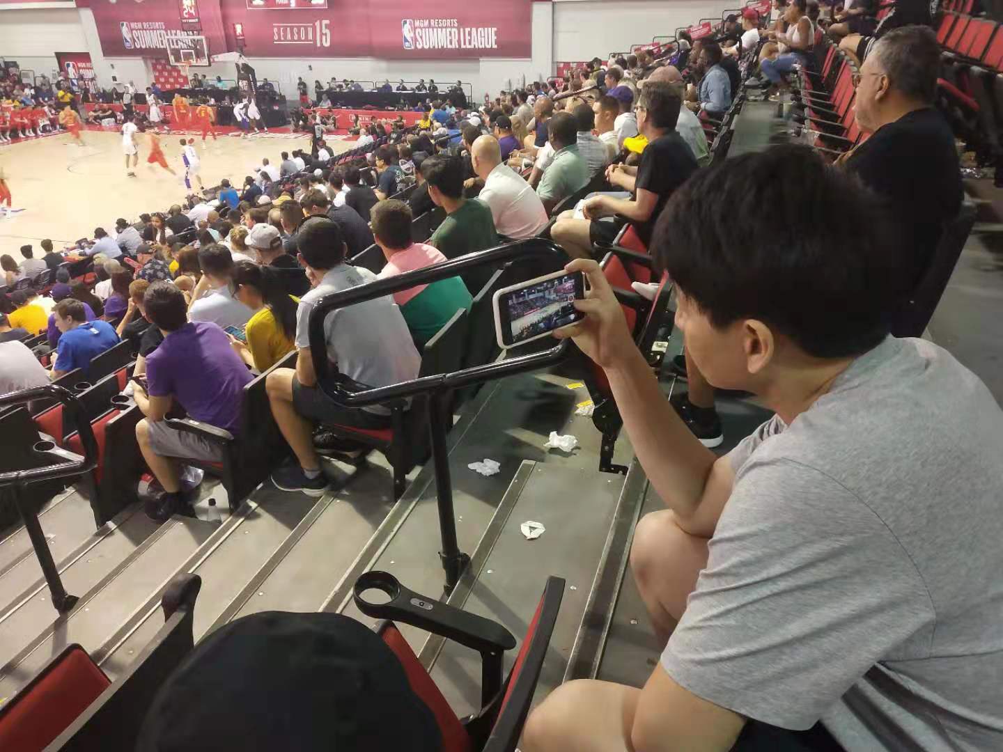 为什么nba教练不骂人(CBA教练高压好OR儒帅好 深圳主帅：不骂人不代表不严)