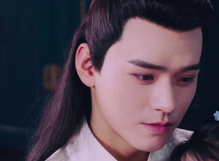 东华大学校草龚俊火了，高冷男神接地气，男生看了也自叹不如