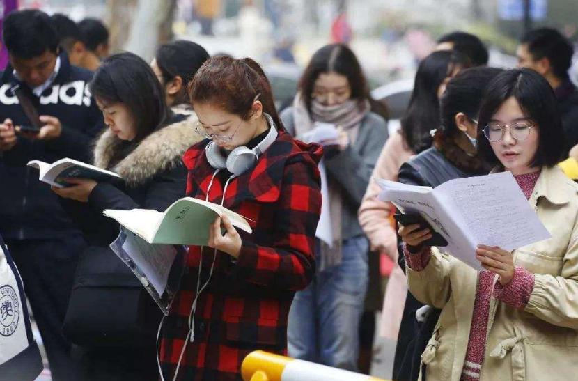 国内考试难度排行榜出炉，高考仅排第三位，榜首“当之无愧”