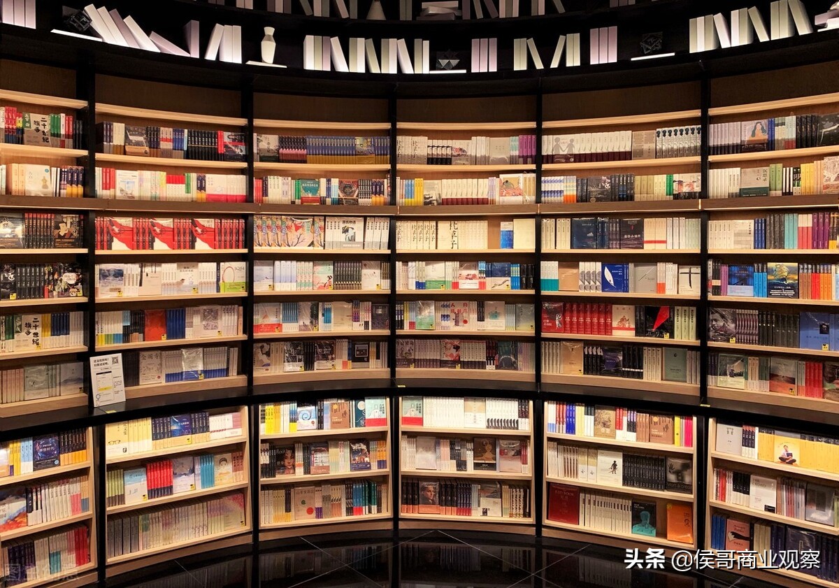 我发现通过“降维打击和升维思考”赚钱的方法，对任何行业都适用
