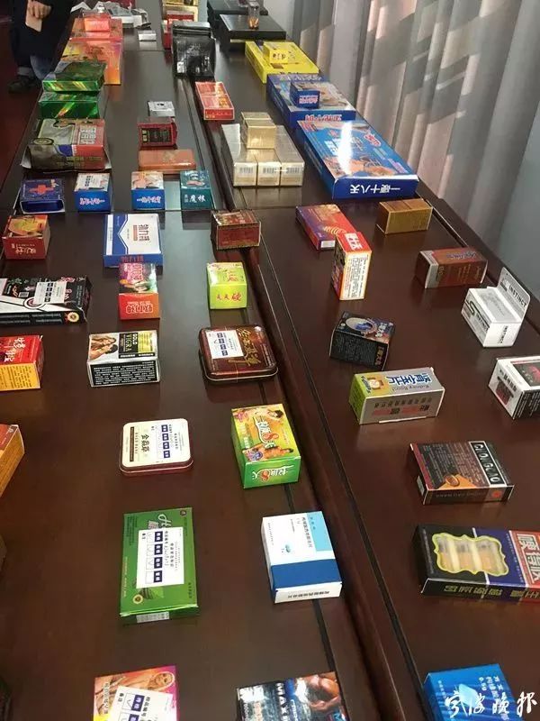 4元一粒!警方查获大量假"伟哥"!生产,包装竟是同一人