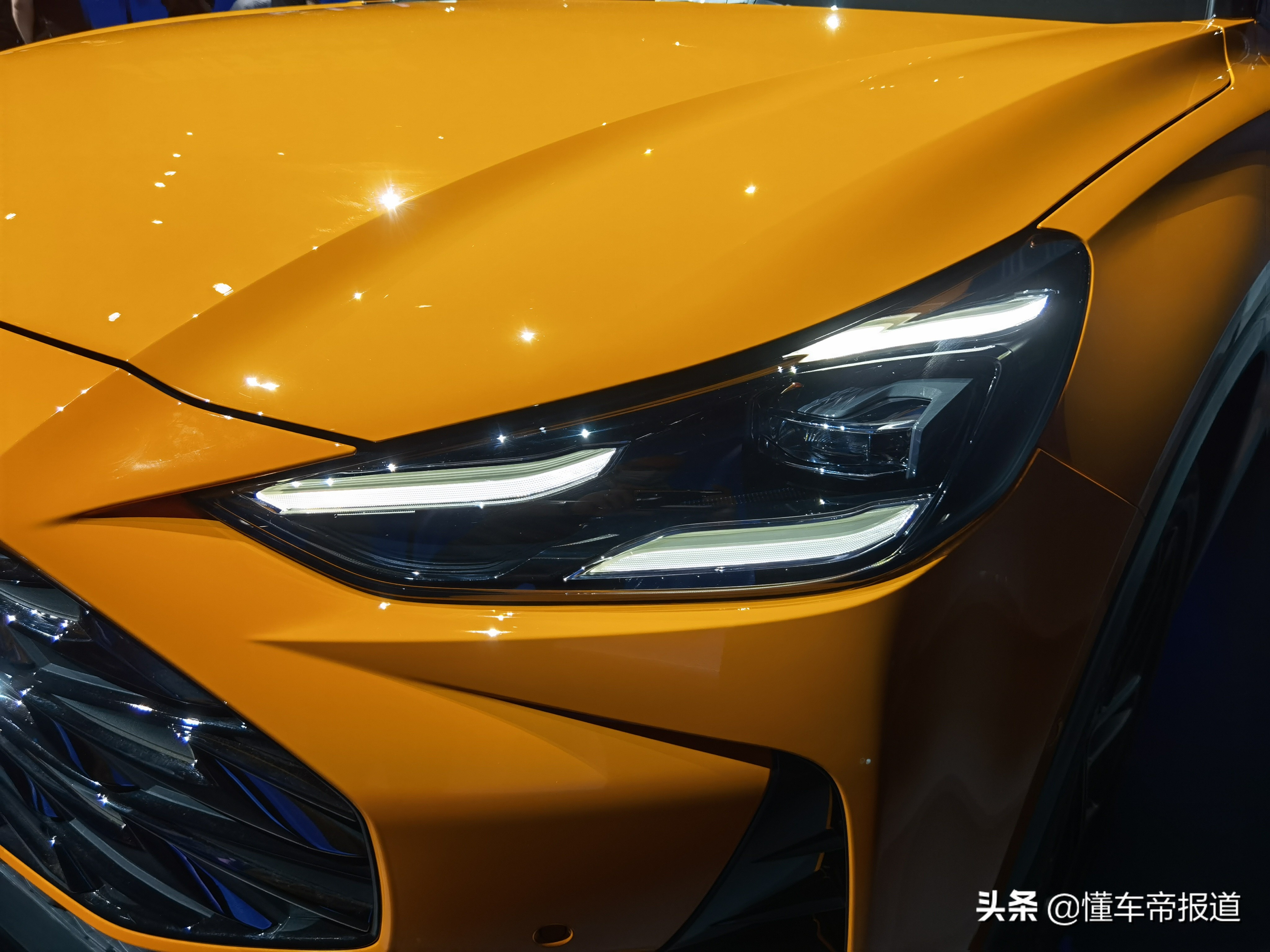 新车｜紧凑SUV，采用最新家族设计语言，名爵MG ONE发布