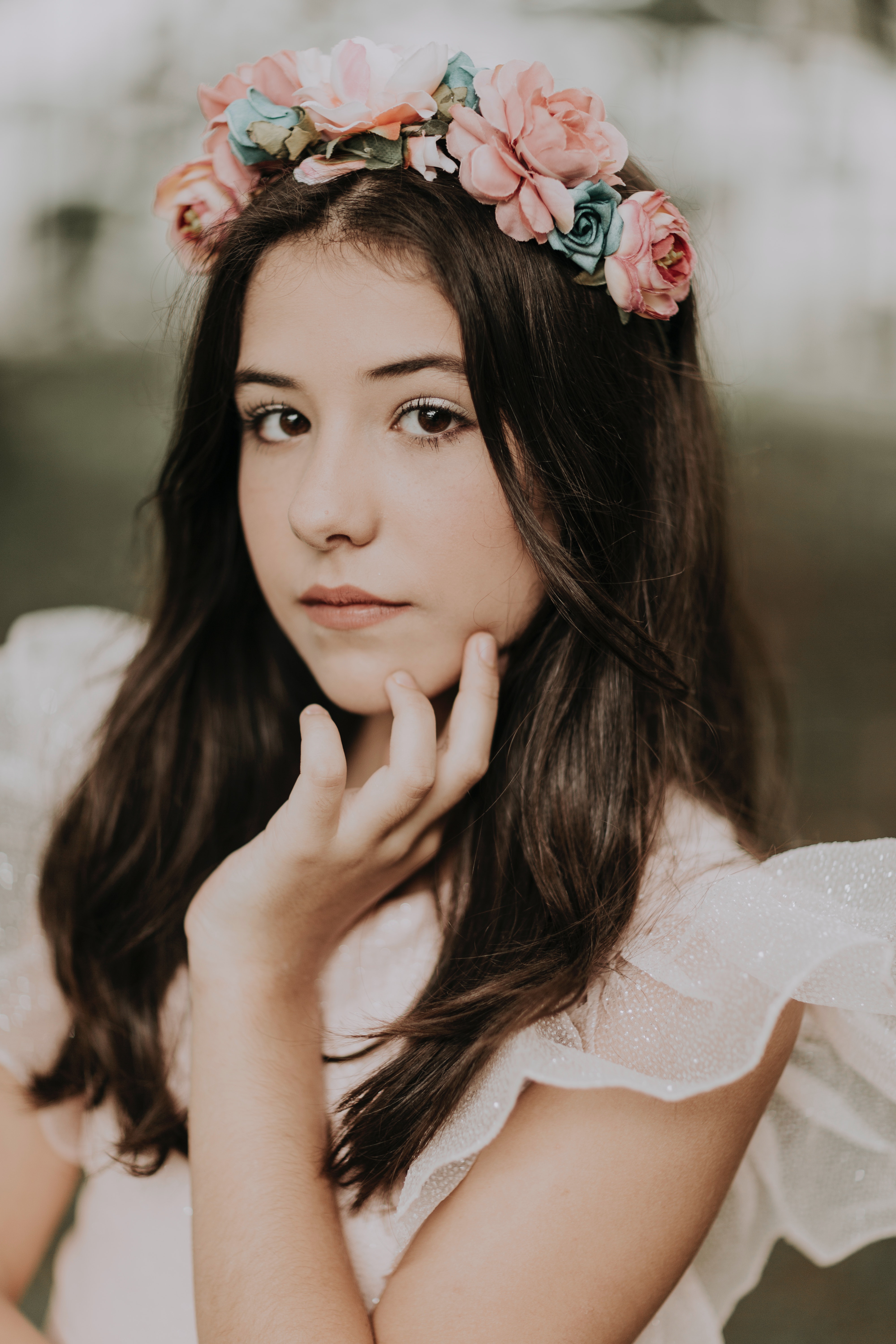 四个月的年轻孕妇谎称未婚，骗两个男网友到家来，婆婆还原谅了