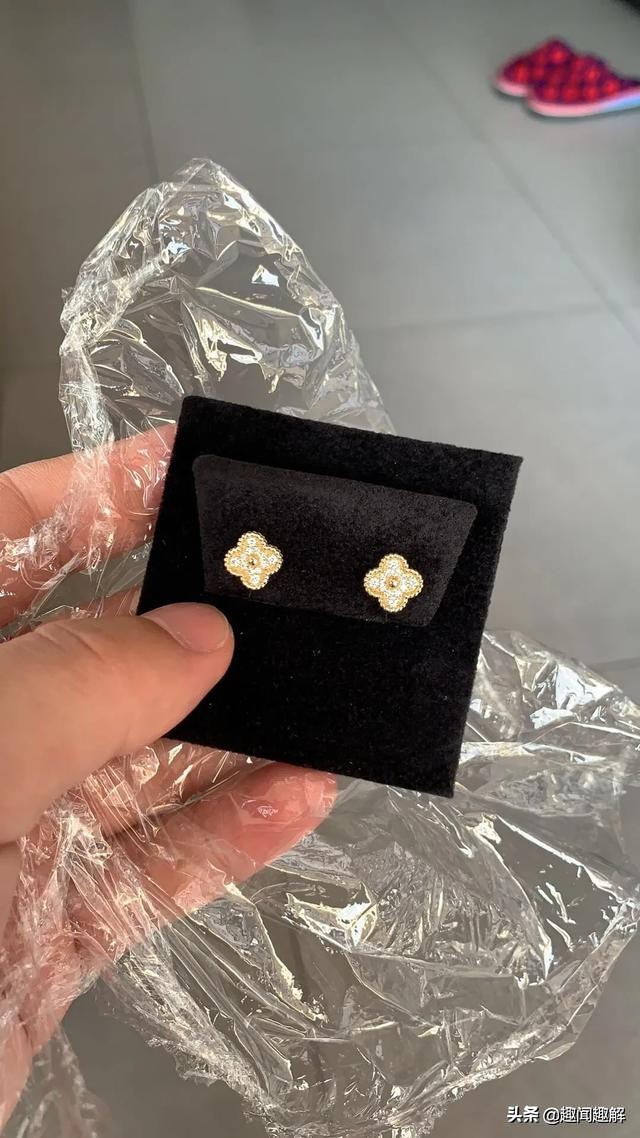 入门级奢侈品耳钉推荐