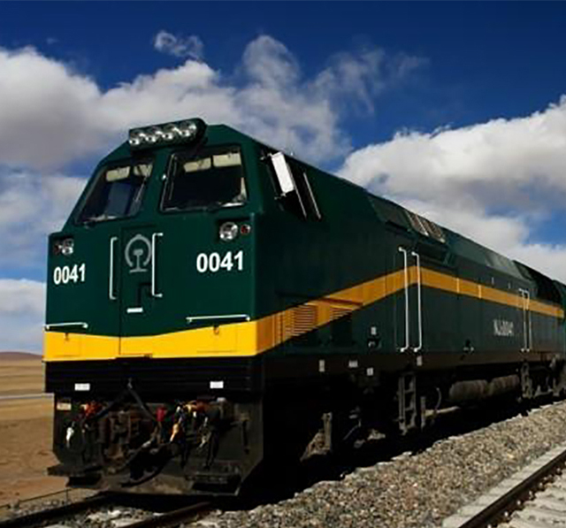 中国高铁每年耗资8000亿，对我国来说是利大于弊，还是弊大于利？