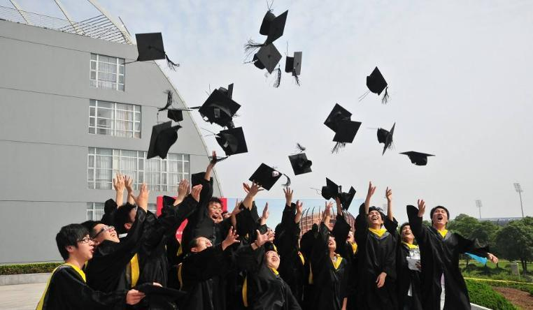 “我想有个班上”，900万毕业生面临“失业季”，这届学生太难了