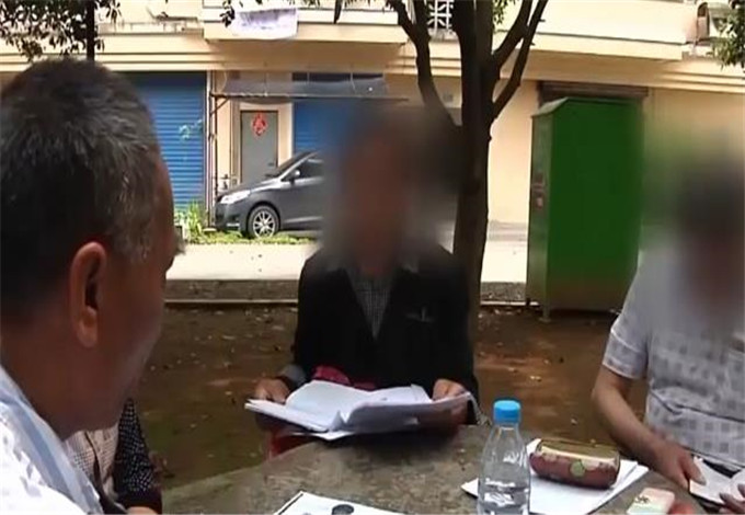 男子用自己身份帮朋友开公司 谁料公司欠债 男子莫名背上百万债务