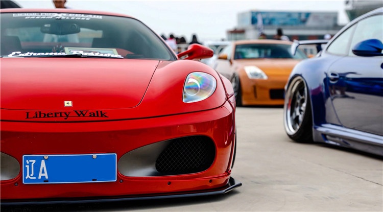 玩过10余台车后购入法拉利,最终打造出全国首台lb宽体f430!