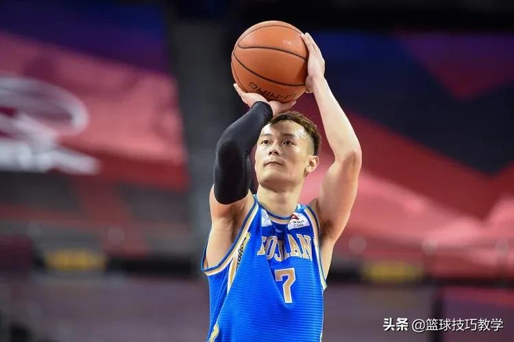 有哪些中国后卫进入过nba(三位中国后卫冲击NBA！你们怎么看？)