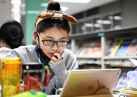 大学开学后，大一新生有必要带电脑去学校吗？听听学长的建议