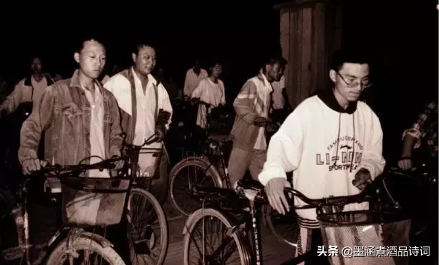 忆往昔：回顾高考40年，每一张照片都是一代人的青春写照