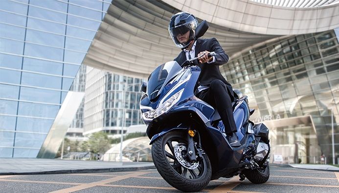 雅马哈NMAX155，本田PCX150，豪爵UHR150，有何优缺点？
