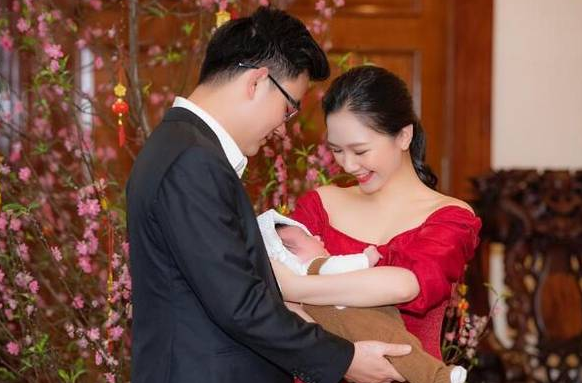 女大学生为啥没毕业就结婚生子？原因很扎心，大学生们要引以为戒