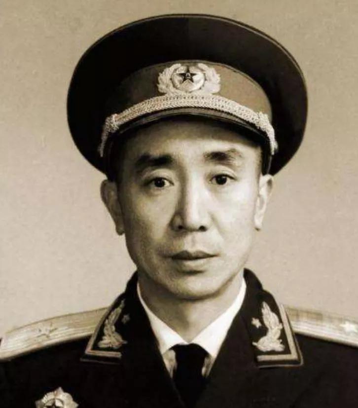 聂凤智将军怒批江腾蛟：我看你不是空四军政委，而是招待所所长