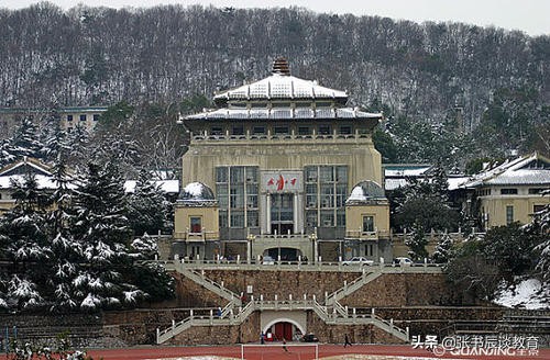 武汉大学，2020年武汉大学高考分数线预测！家长：武大实力就是强