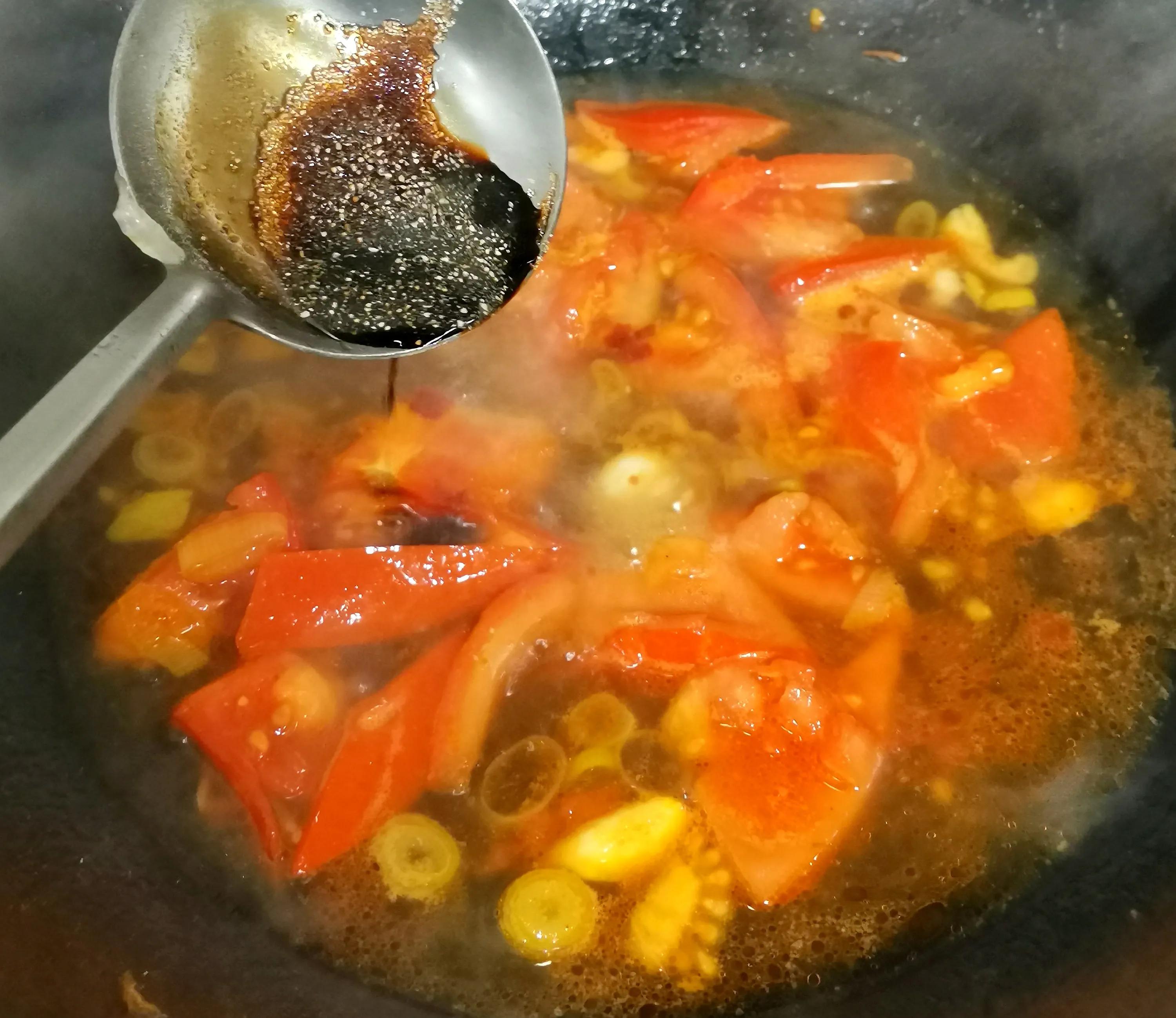豆泡这样做，香气四溢，汤汁饱满，特别的下饭，十分钟就可出锅