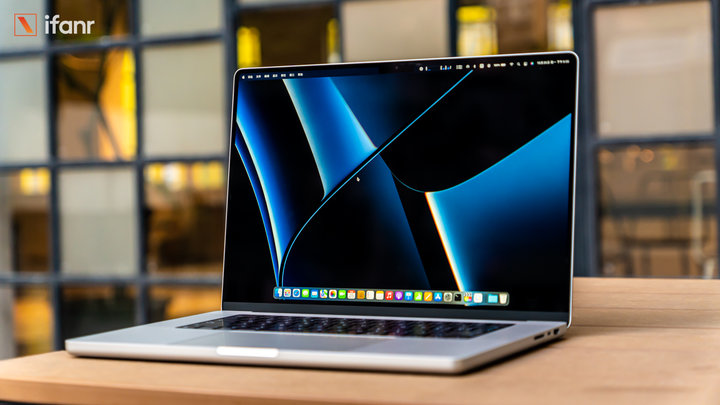 咦，MacBook开机瞬间惊艳全场，性能与颜值并存！
