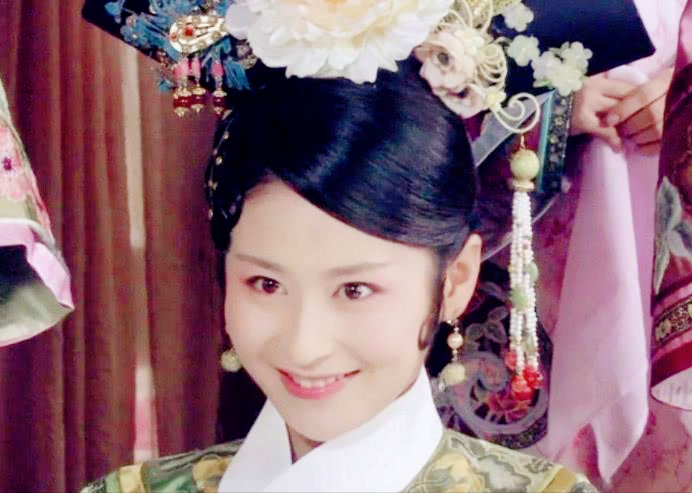 比如在《甄嬛传》里面她饰演的夏冬春,虽然出场时间很短,但无论演技
