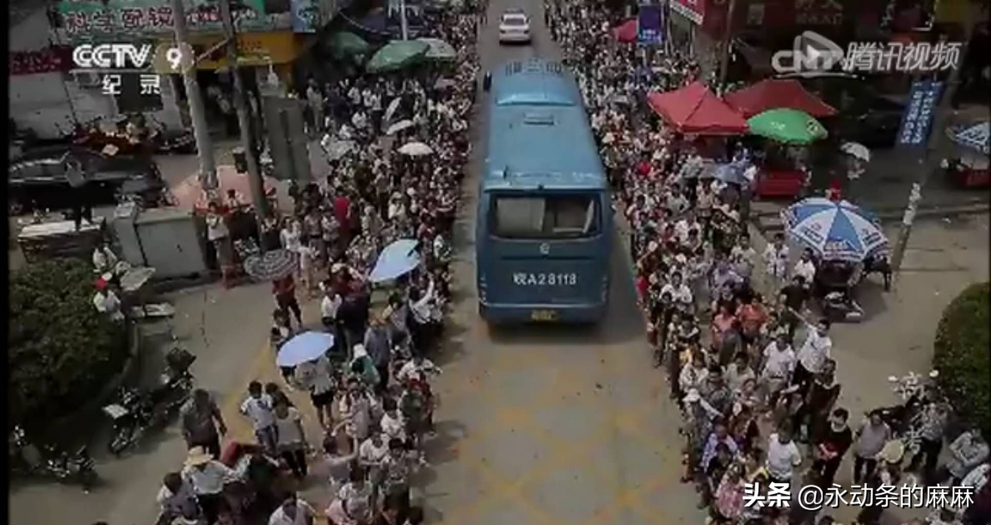 “备考一年如服刑”毛坦厂中学真实写照，万名家长送考，高考加油