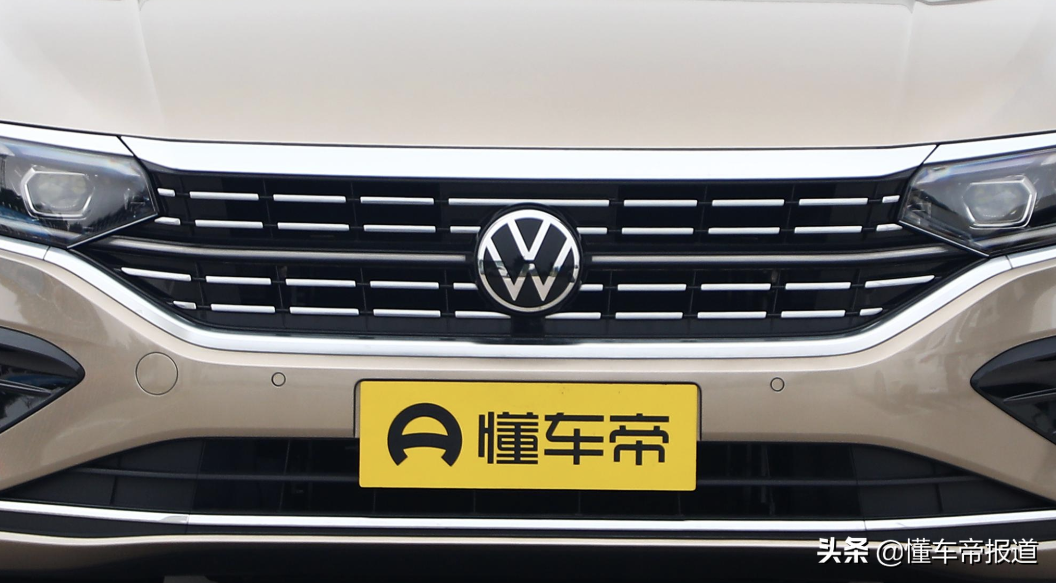 新车｜大众新款帕萨特到店，提供两种外观风格，等它还是选迈腾？