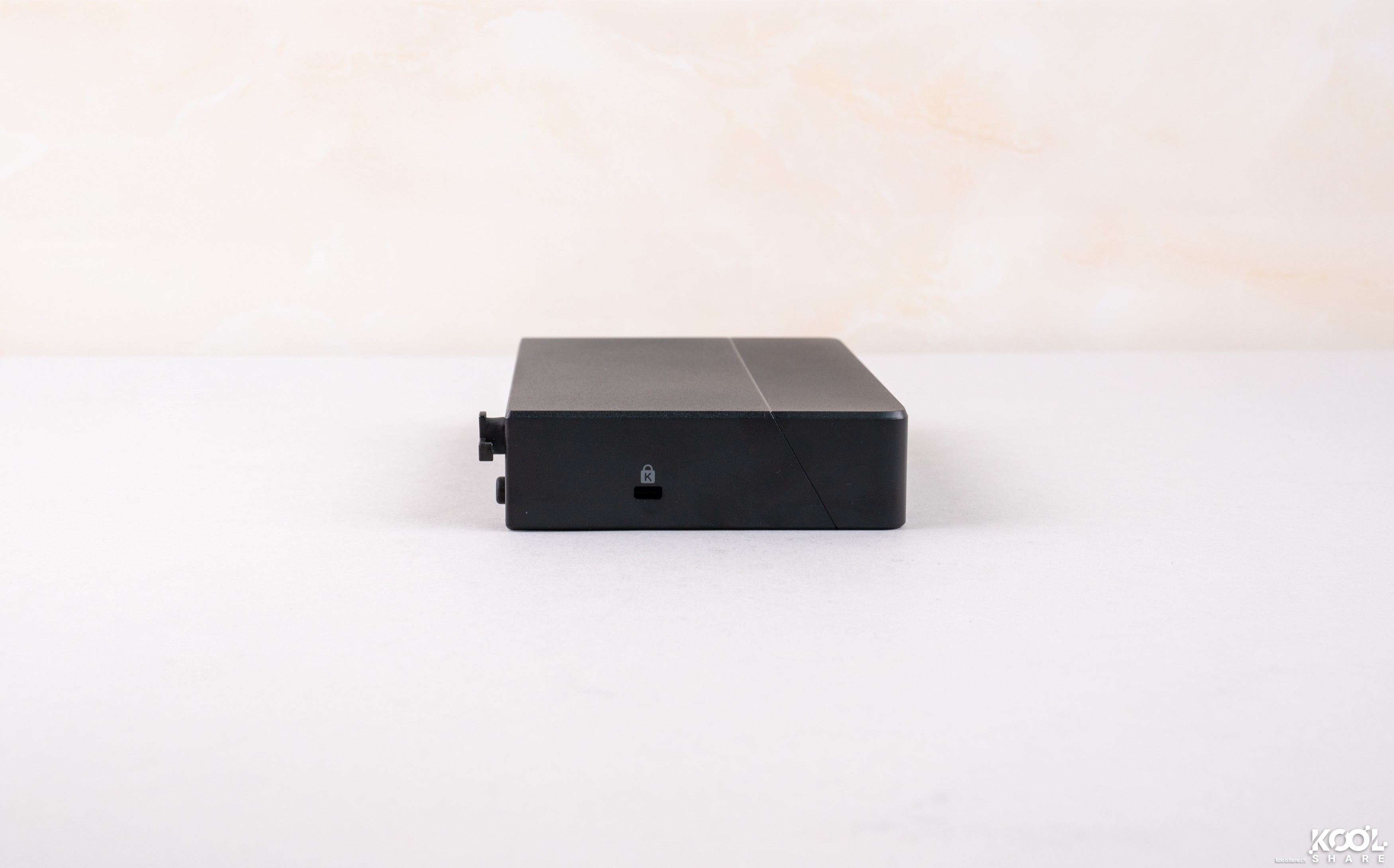 Intel NUC8CHK Chaco Canyon 开箱拆解评测