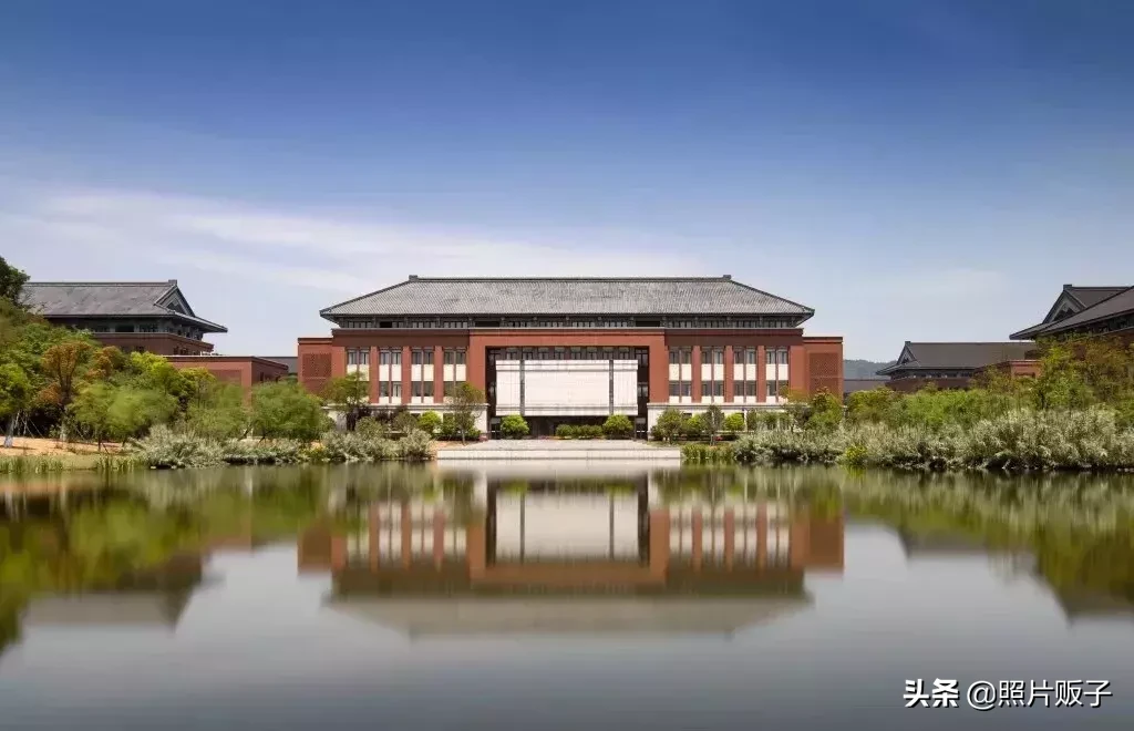 中国最美6所大学，镜头下的它们，不出意外的好看