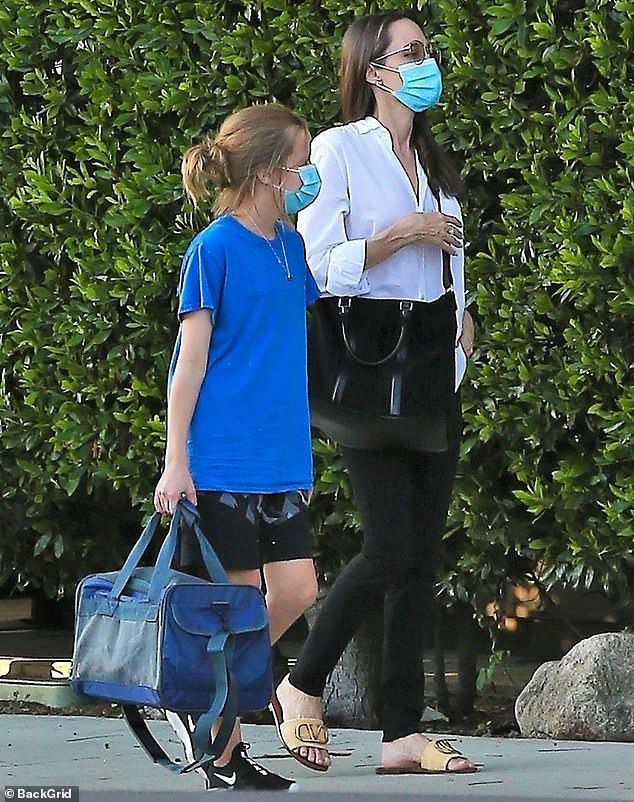 56歲彼特復制小李子,帶27歲模特法國度假,新歡厚嘴唇似裘莉 時事分析 第7張-戀愛小秘書-娜米 56歲彼特復制小李子,帶27歲模特法國度假,新歡厚嘴唇似裘莉 時事分析 第7張