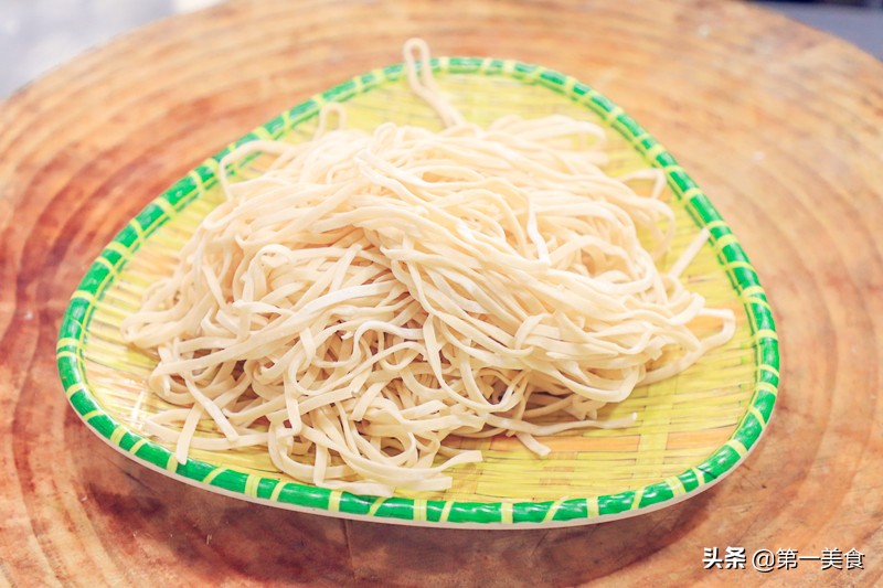 打卤面需要什么材料怎么样做（简单易学打卤面的正确做法）