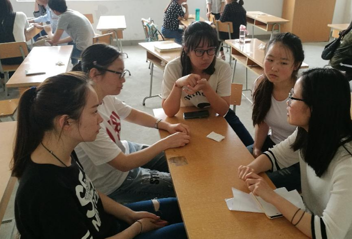 研究生“天价”学费专业曝光，最高费用60万，网友：贫穷限制想象