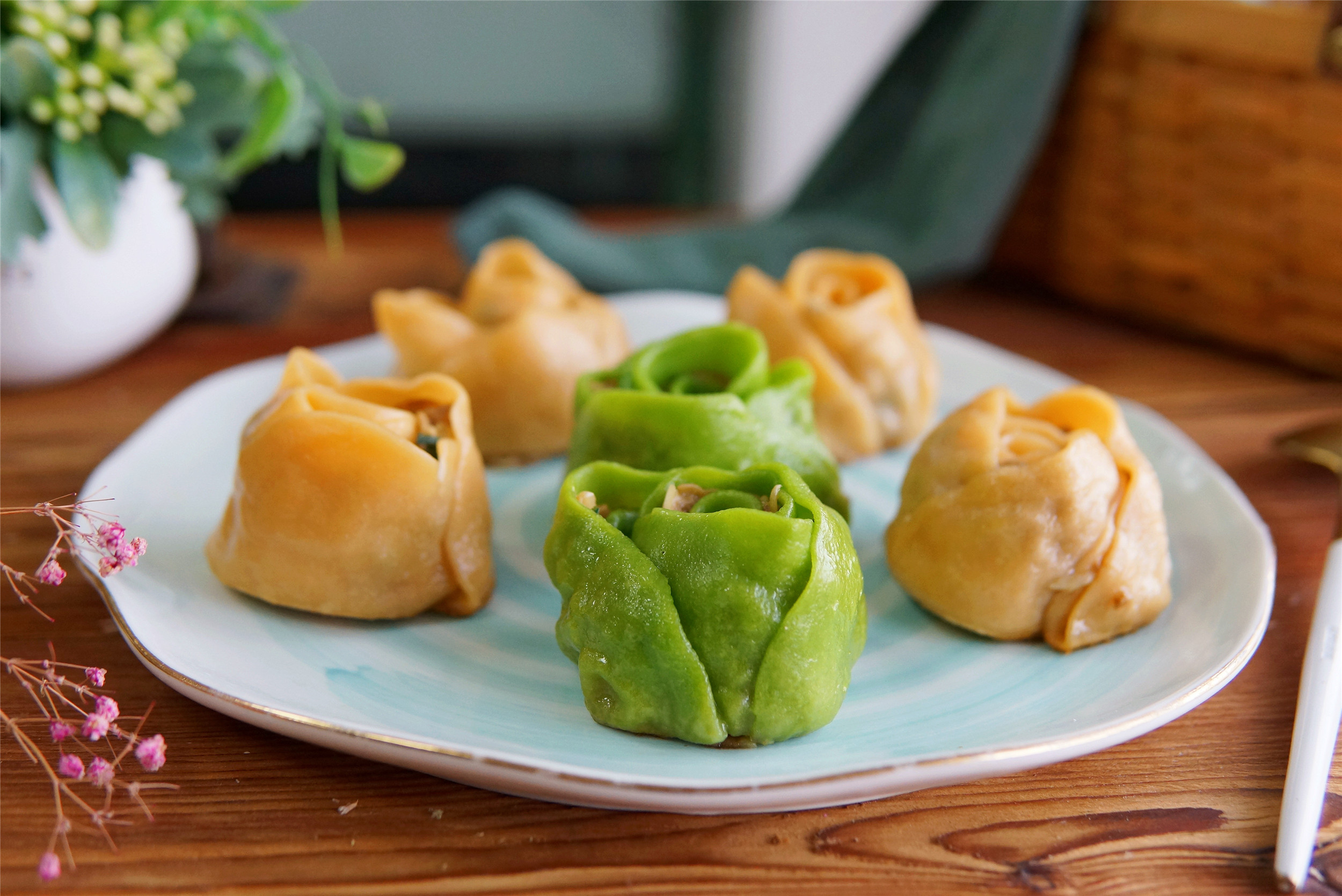 冬至包饺子时，顺手包几个“玫瑰花”，好吃又喜庆，很讨家人喜欢