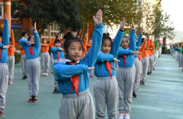 连名带姓只有2划是什么感受？小学生因名字简单走红，好听且实用