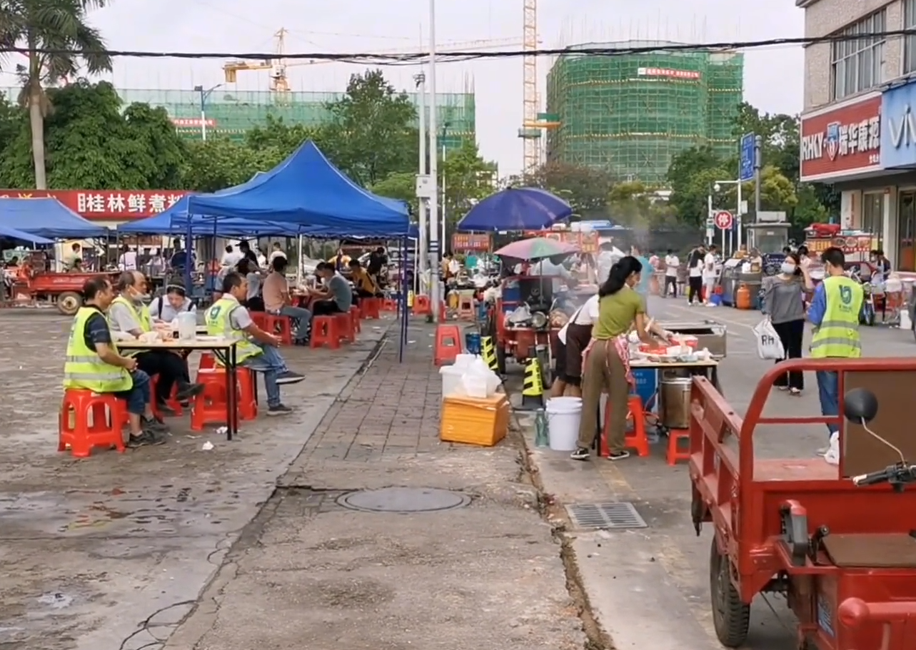 在深圳哪里可以摆地摊卖小吃的，在深圳摆地摊卖早餐靠谱吗？