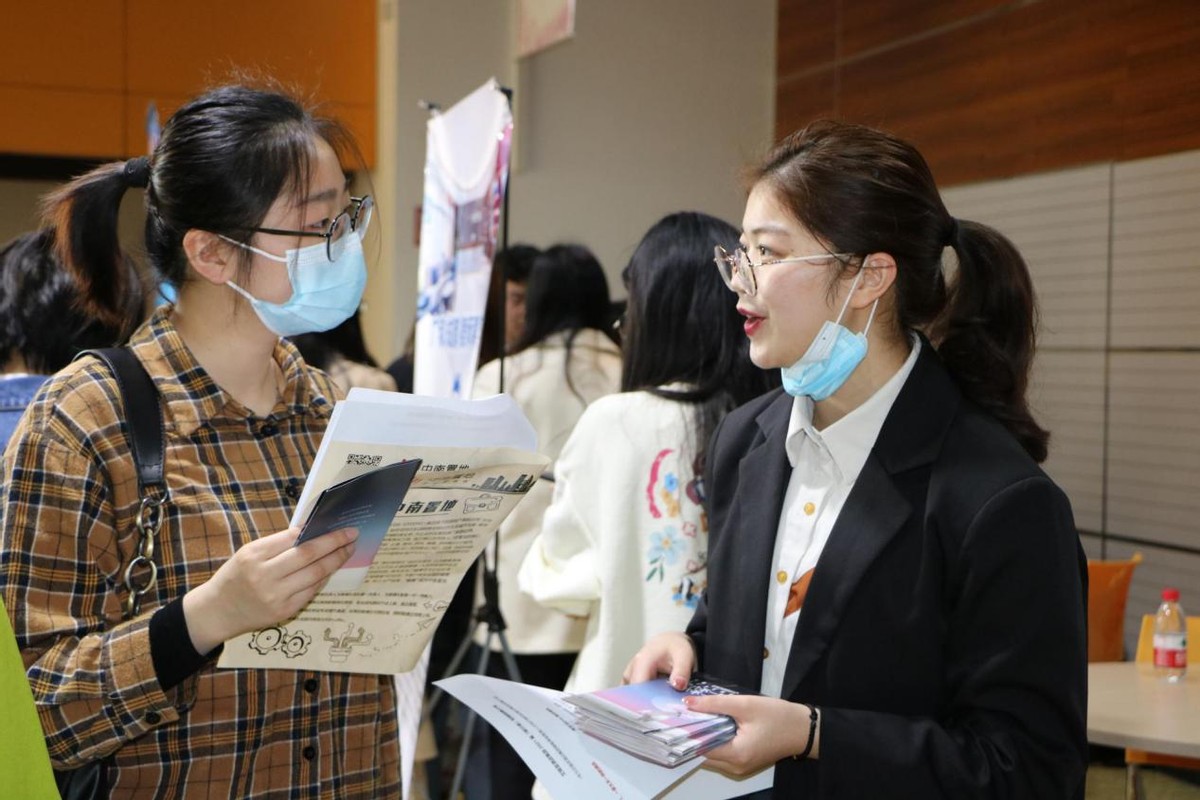 火了！一个月内，四川这所大学上演5场“抢人大战”！