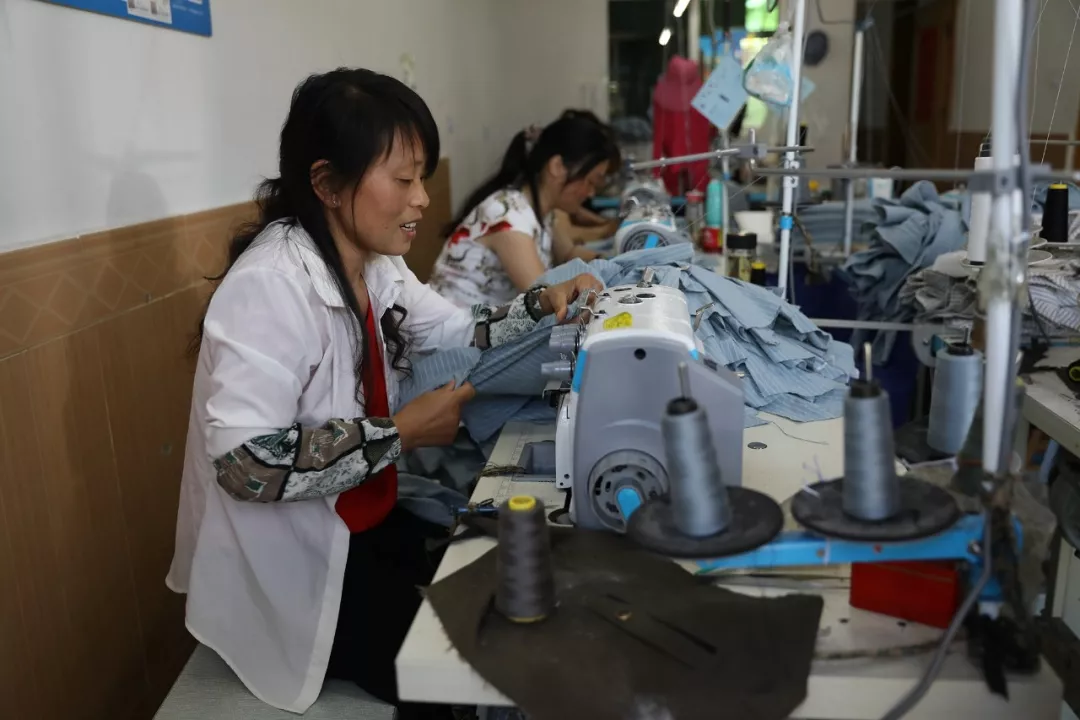 这里有年入200万的陪读和日入3万的代购？千万包裹真实还原“亚洲最大高考工厂”