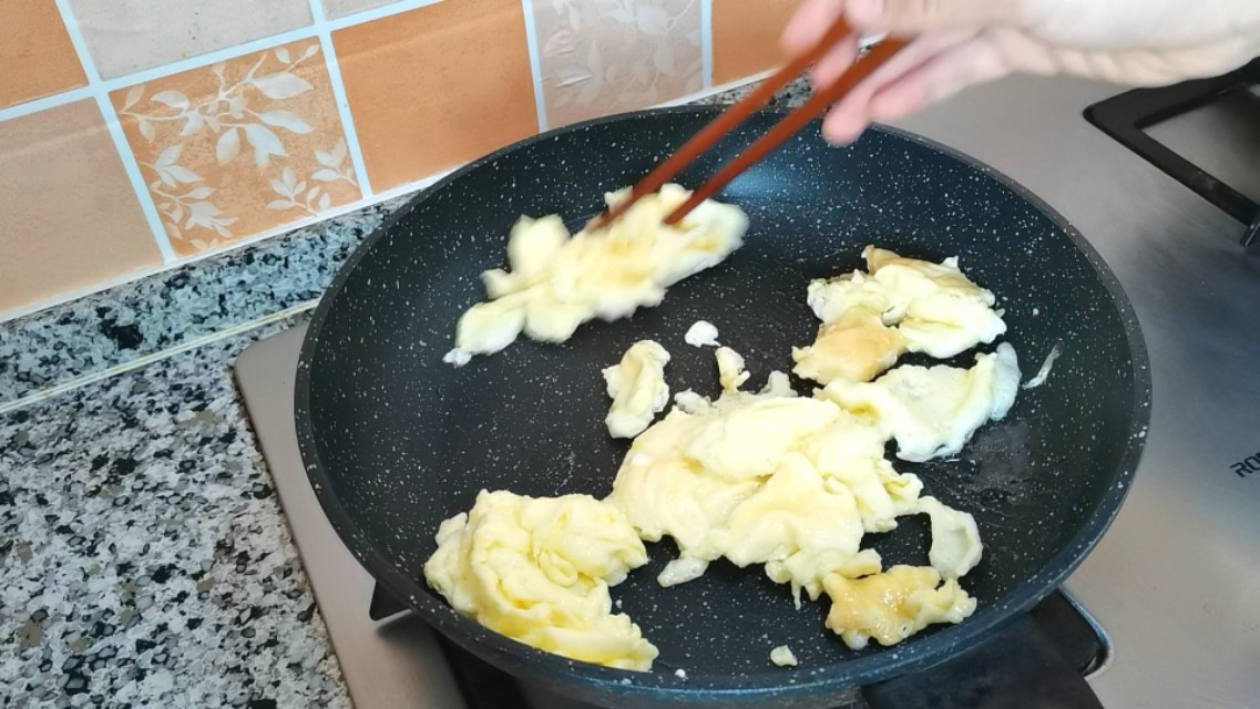 花菜这样做，好吃又下饭，丰富搭配，孩子很喜欢吃，营养又美味