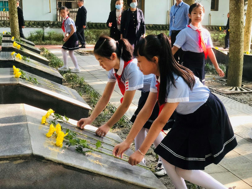 泡桐树小学都江堰校区参加都江堰市公祭活动(图7)