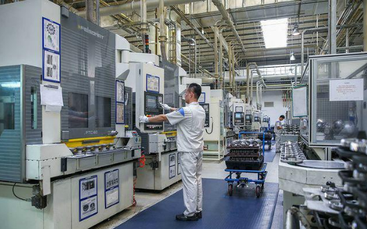 国内双离合骂声一片，为什么大众依旧坚持使用DSG？死抱着不放手