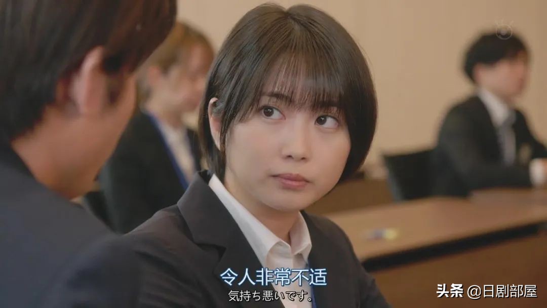 楚楚伟和纳米天使与爱情者的爱合作。