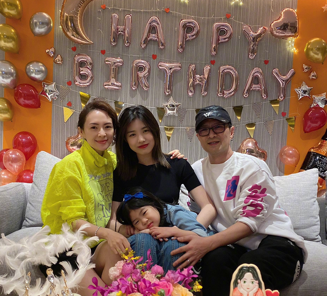 汪峰女儿出道？16岁汪曼熙推出单曲，包办作曲作词演唱，天赋惊人