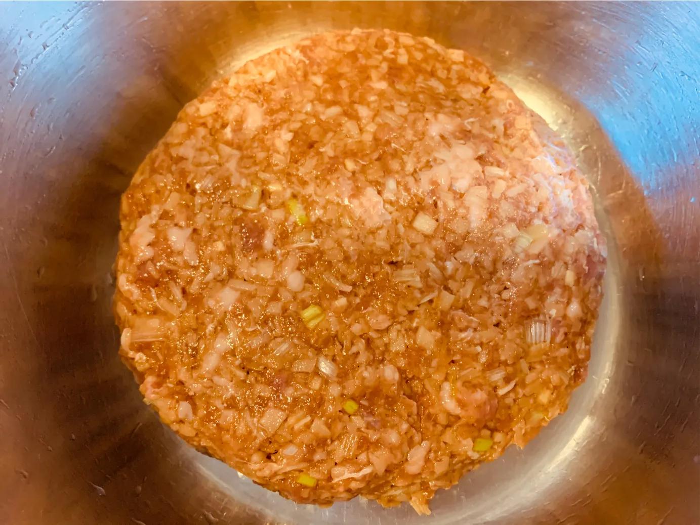 菠菜汁这样和面，一煮一滤0添加，拌入面中营养健康，颜色还更绿