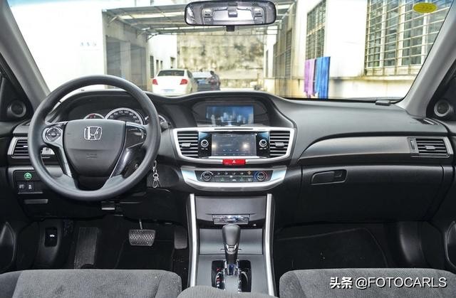 本田雅阁2005-2018车型进化史实拍，哪款才能叫经典？