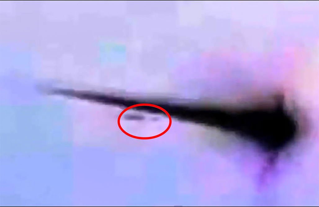 2013年俄罗斯上空陨石被UFO击毁，这是真的吗？