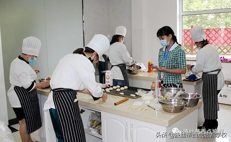 2021芝罘区“清泉实业·波丝蒂杯”第五届西点技能竞赛举行
