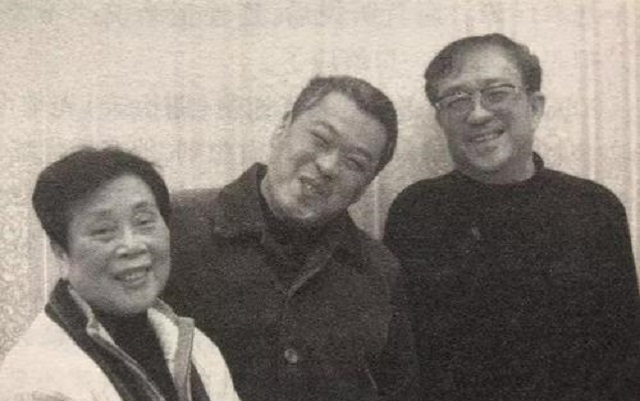 名导谢晋：双亲自尽，4个孩子3个智力低下，将一生奉献给电影