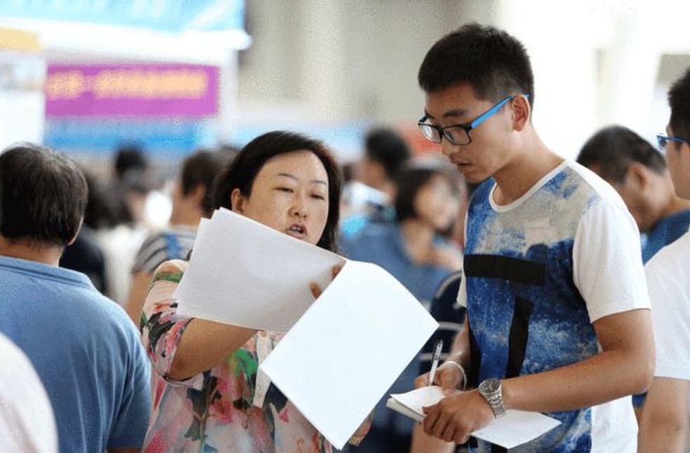 “专科生”算大学生吗？教育部门给出答案，原来大家都误会了