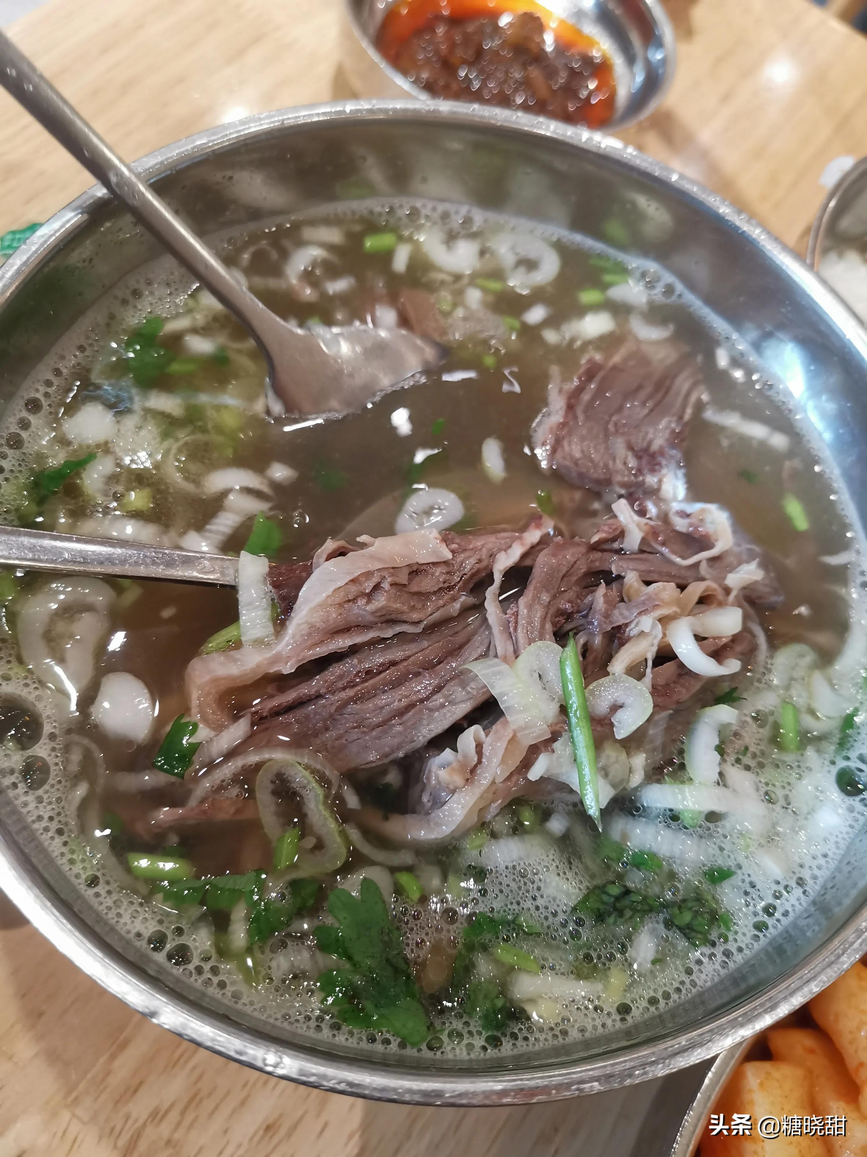 好吃不贵的朝鲜牛肉汤饭朝鲜族牛肉汤饭