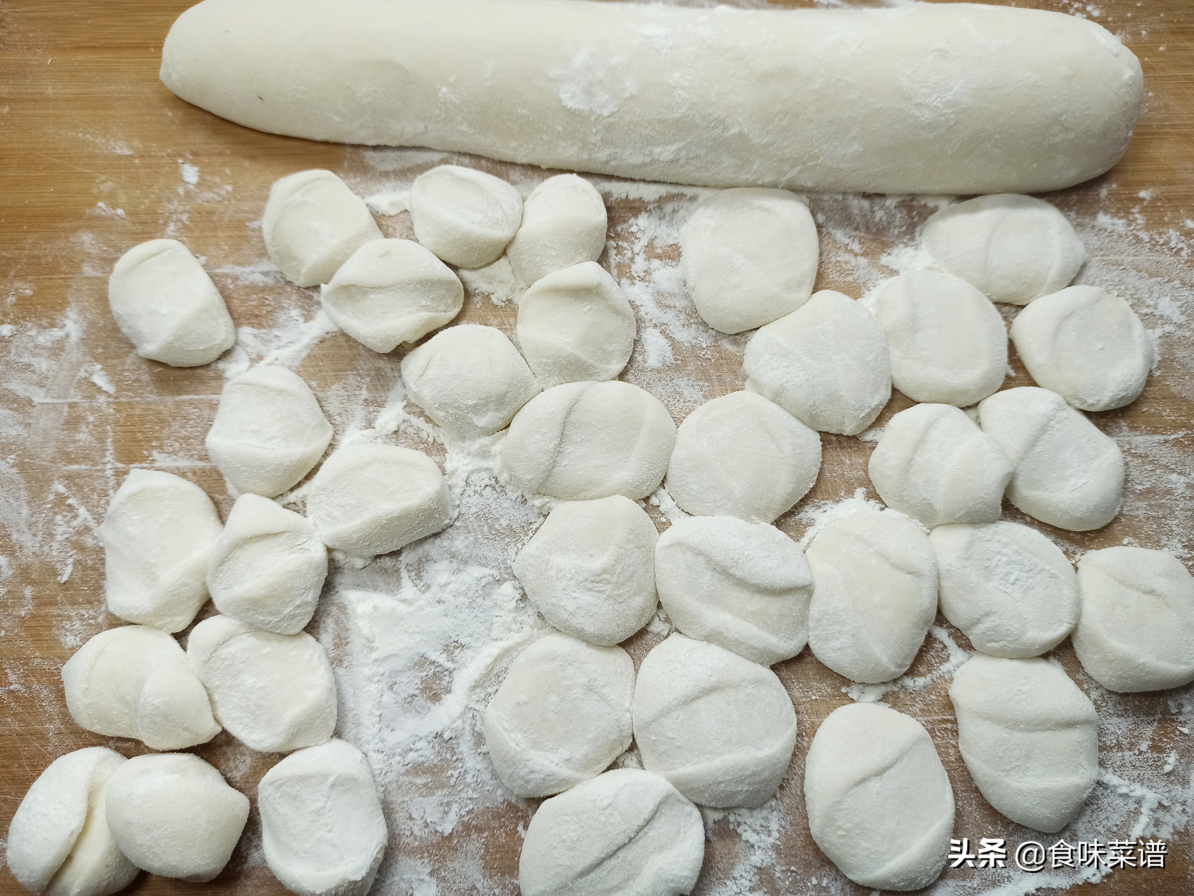头伏到吃饺子，分享8种饺子馅的调法，有荤有素，鲜嫩营养又多汁