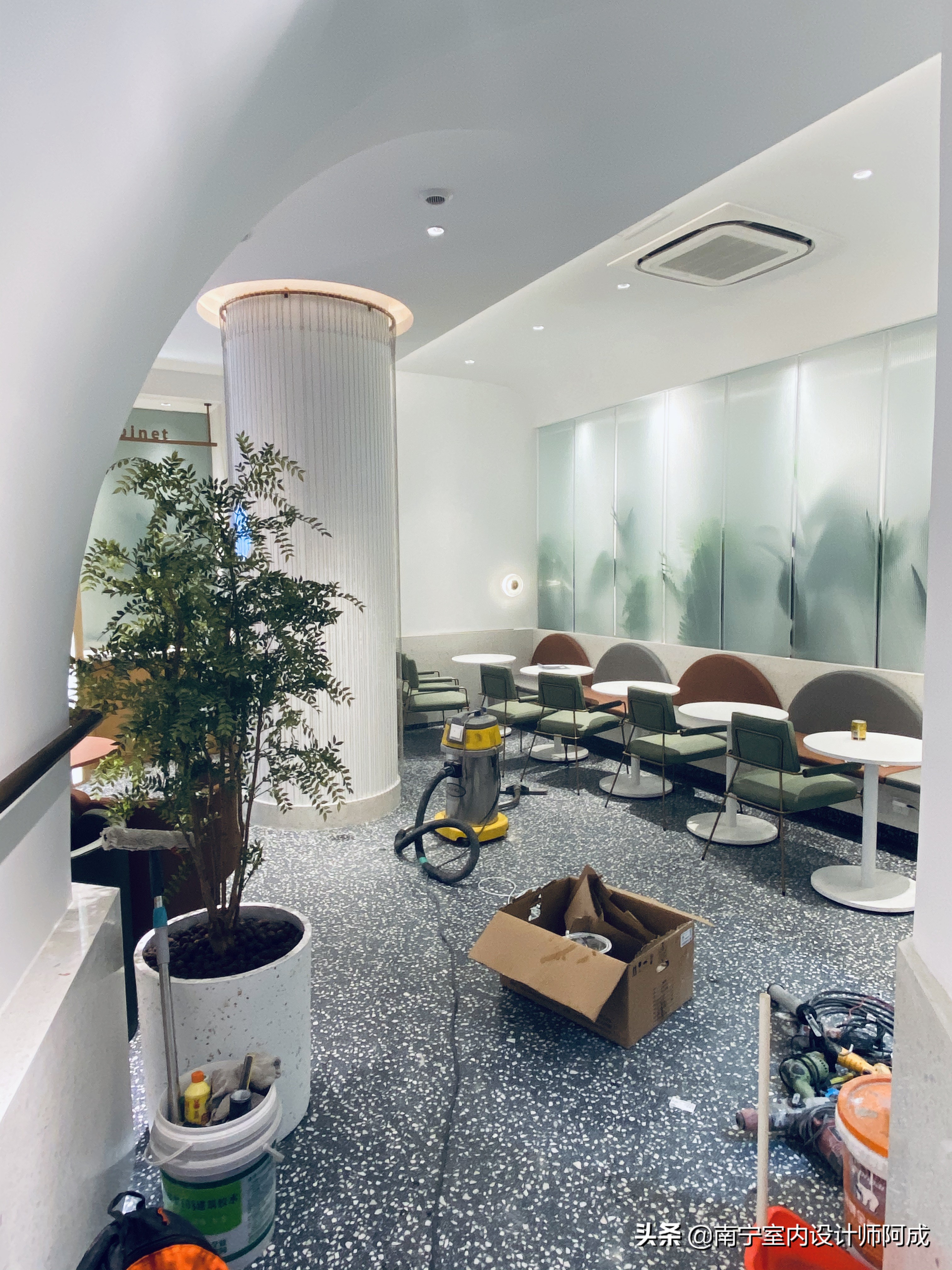 如果你有个异形结构店面，你会如何规划设计丨看看这家蛋糕店实景