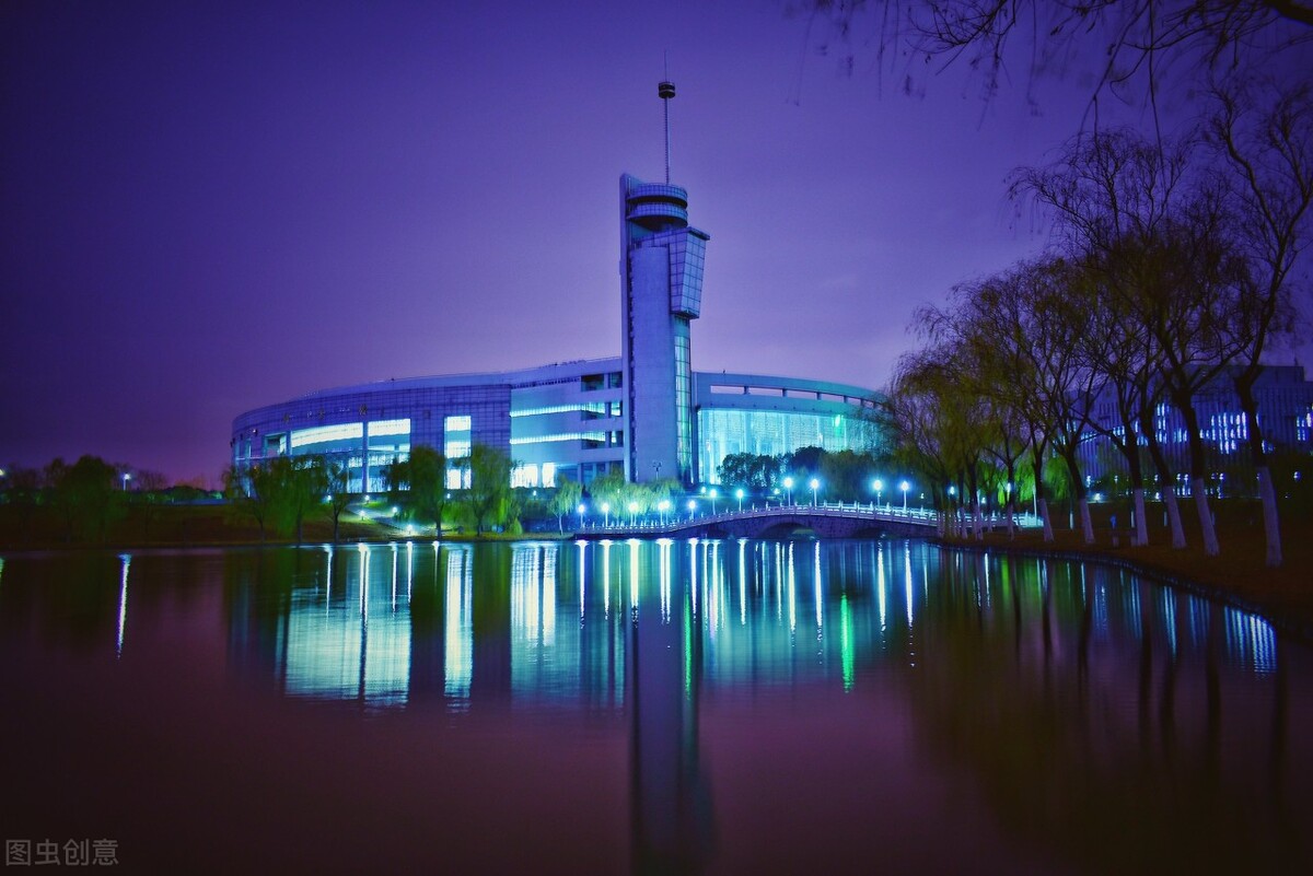 1所211大学，4年内7位院长被挖走，背后原因有哪些？